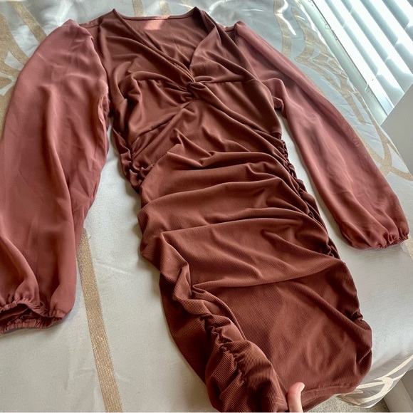 Elegant Brown Dress - Picture 7 of 10